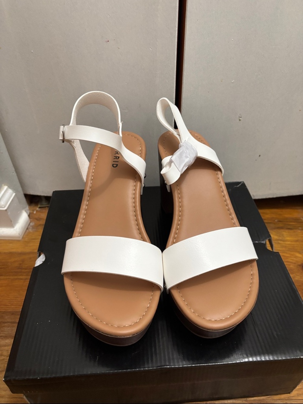 torrid White Strap Platform Sandals with Brown Block Heel - Picture 3 of 5